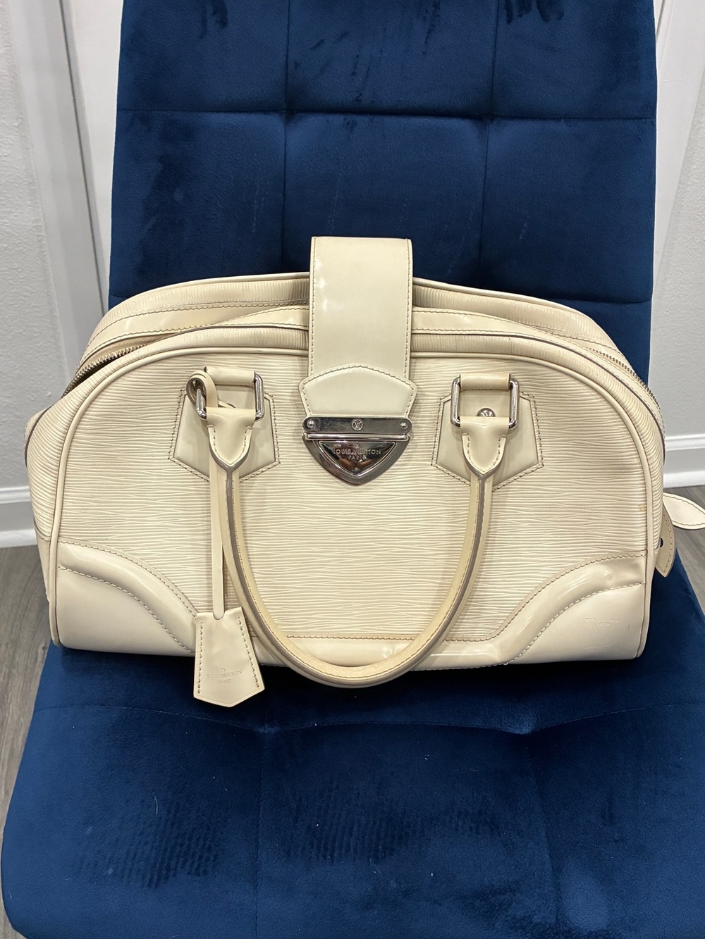 Authentic Louis Vuitton Epi Montaigne Bowling GM Ivory Bag
